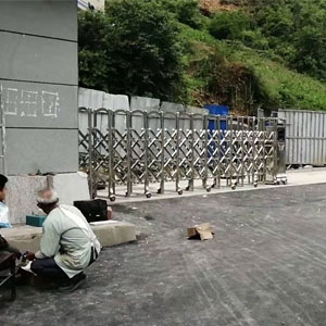 医院伸缩门